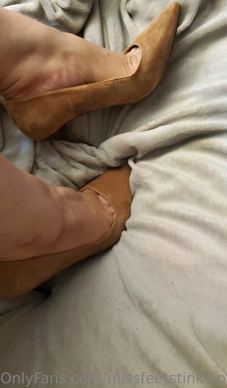 Naakte gelekte OnlyFans-foto van Missfeetstinkvip