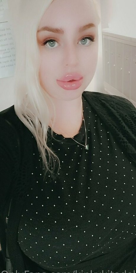 Nahá fotka uniklých OnlyFans od Kinkykitadoll