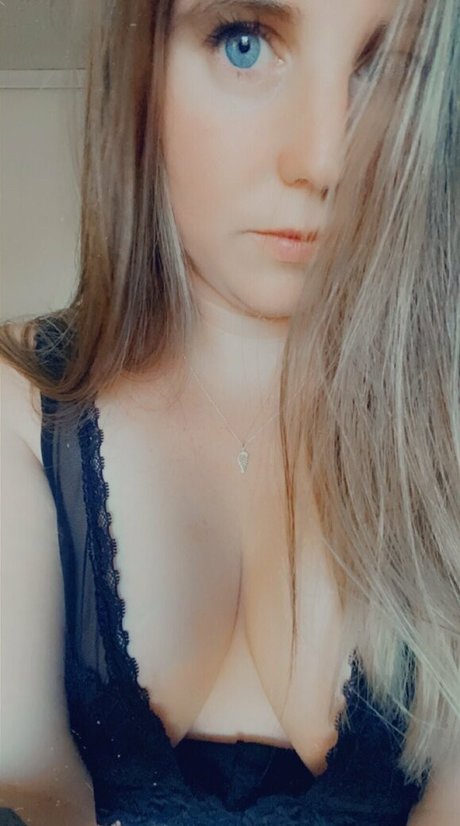 Blueeyesbombshell