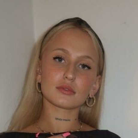 Naken lekkede OnlyFans-bilde av Elin Junkergard