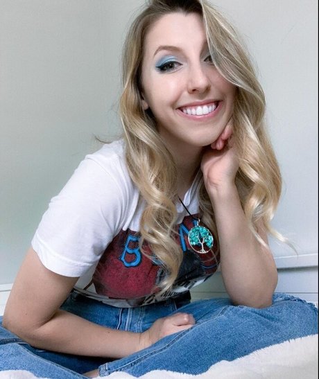 Foto nua vazada do OnlyFans de Abigail Cristea