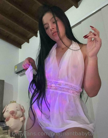 Naken läckt OnlyFans-bild av Babytammybg