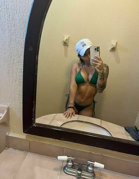 Naken lekkede OnlyFans-bilde av Pielmorenitaz