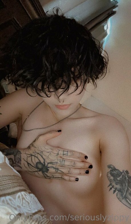Naken lekkede OnlyFans-bilde av Seriouslyzippy