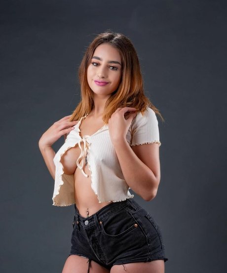 Naken lekkede OnlyFans-bilde av Lesliieeg