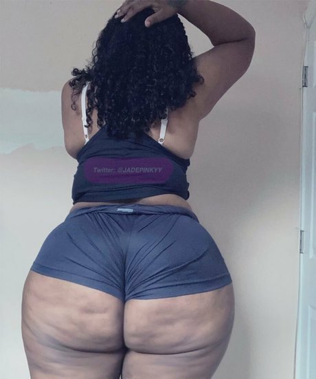 Naken läckt OnlyFans-bild av Jadepinkyboo