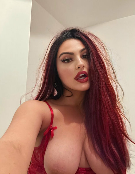 Naken lekkede OnlyFans-bilde av Fairydelphine