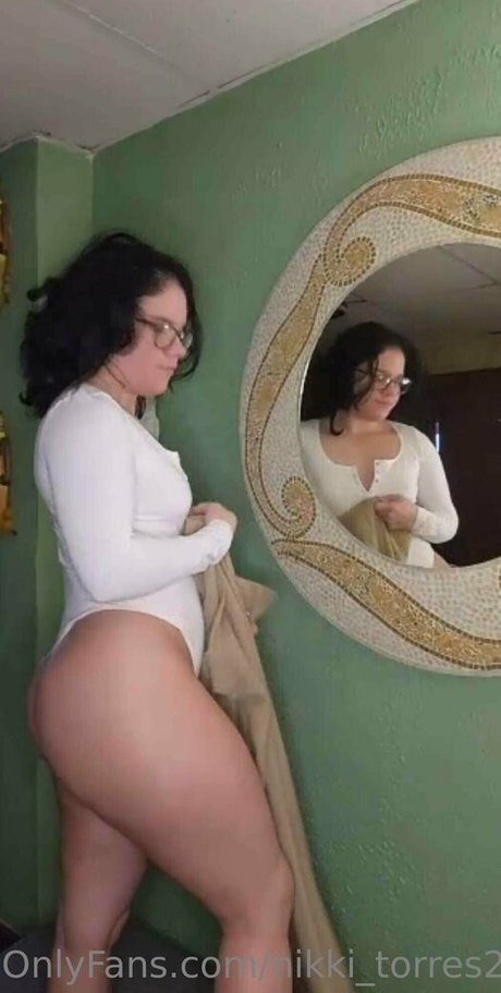 Naken läckt OnlyFans-bild av Nikkitorres47