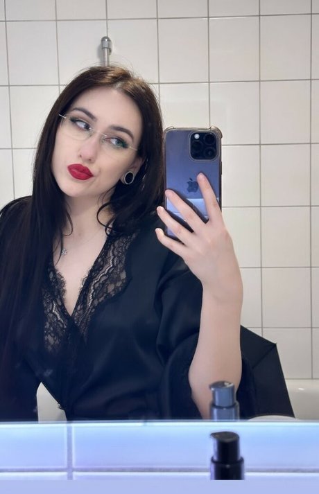 Naken läckt OnlyFans-bild av Neekol