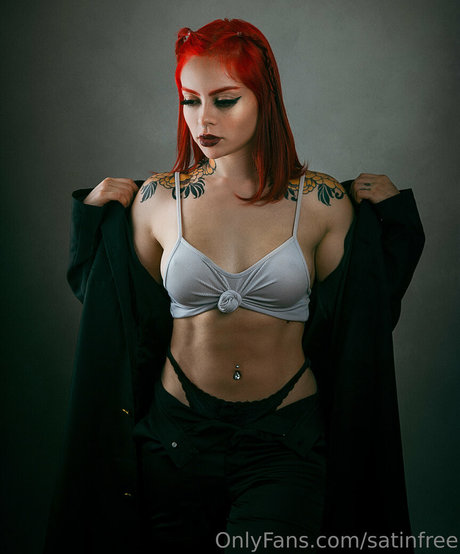 Nahá fotka uniklých OnlyFans od Satinfree