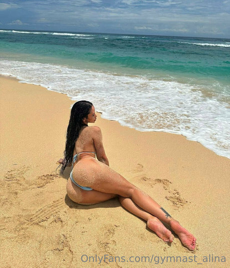 Naken läckt OnlyFans-bild av Flexiblegirlhot
