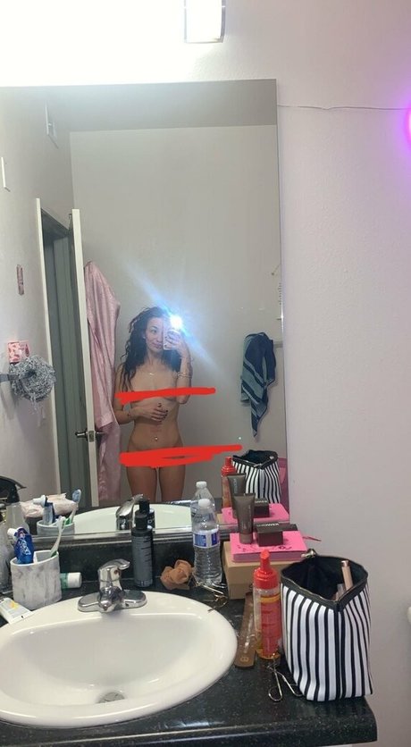 Naken lekkede OnlyFans-bilde av Aaliyahcruz00