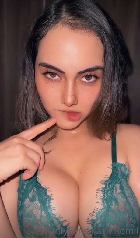 Naken lekkede OnlyFans-bilde av Kariiromii