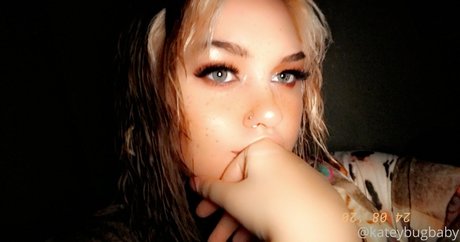 Naken lekkede OnlyFans-bilde av Kateybugbaby