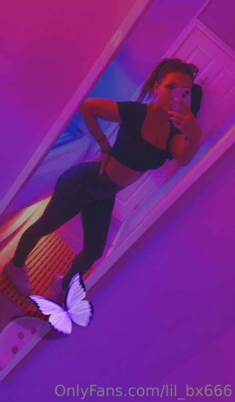 Naken lekkede OnlyFans-bilde av Lilbx666