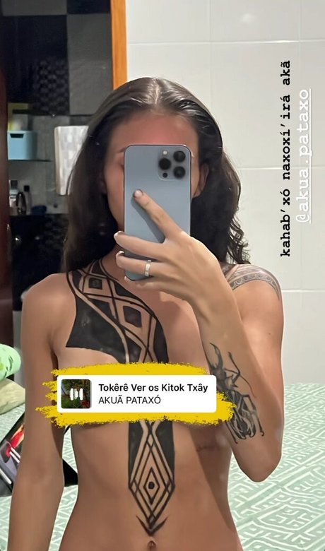 Naken lekkede OnlyFans-bilde av Alice Pataxo