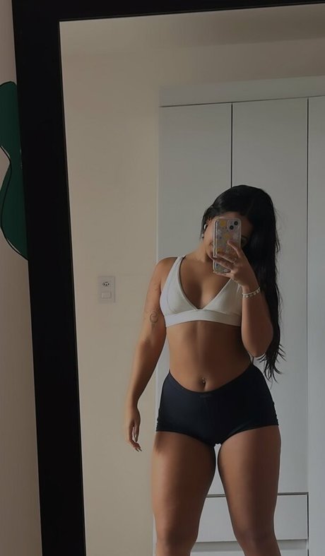 Foto nua vazada do OnlyFans de Karinna Loubach