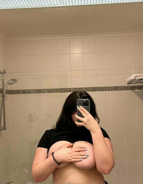 Nahá fotka uniklých OnlyFans od Elizzabeth