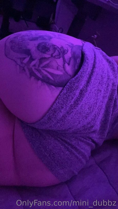 Nacktes geleaktes OnlyFans-Foto von Minidubbz