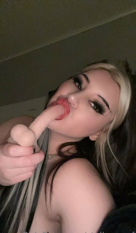 Naken lekkede OnlyFans-bilde av Stalkerexgf
