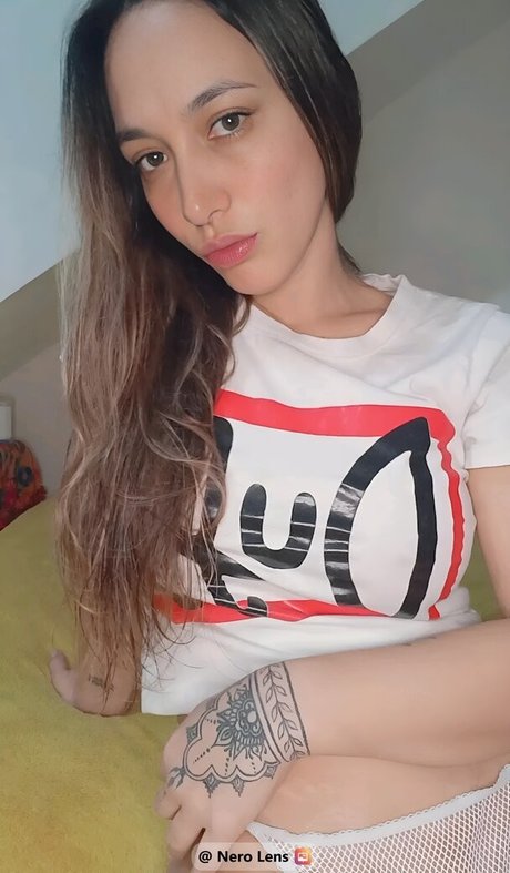 Naken lekkede OnlyFans-bilde av Melani Poisa