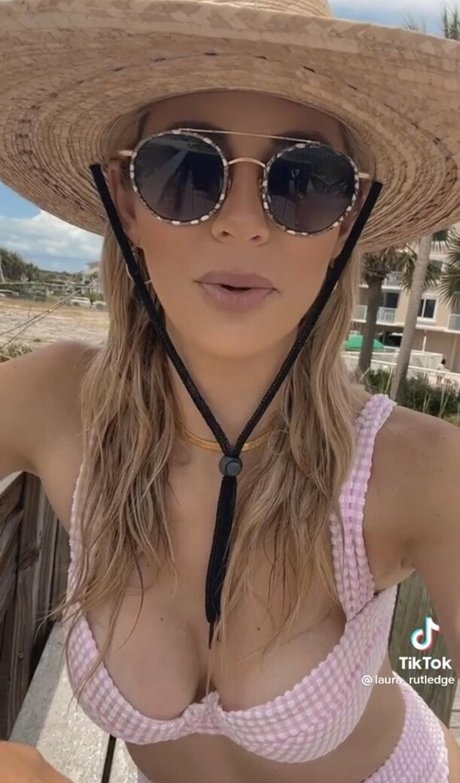 Naken lekkede OnlyFans-bilde av Laura Rutledge