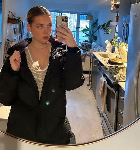 Naken lekkede OnlyFans-bilde av Maya V Henry