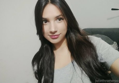 Naken lekkede OnlyFans-bilde av Julieth1xxx