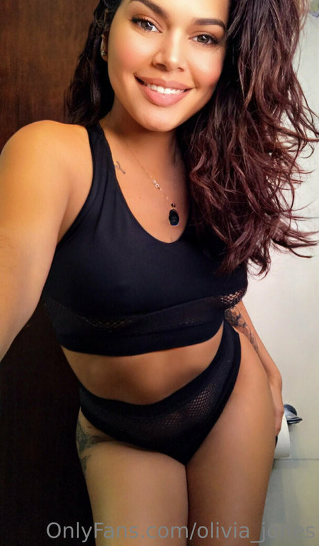 Oliviajones2