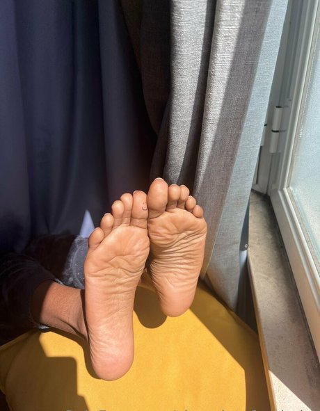 Chocolatefeetbabe