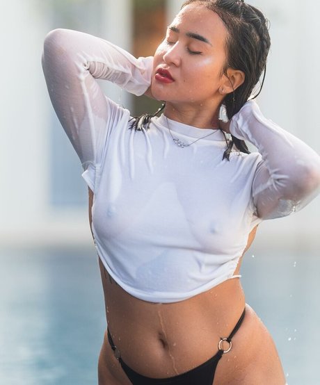 Alaston vuotanut OnlyFans-kuva Asialollipop