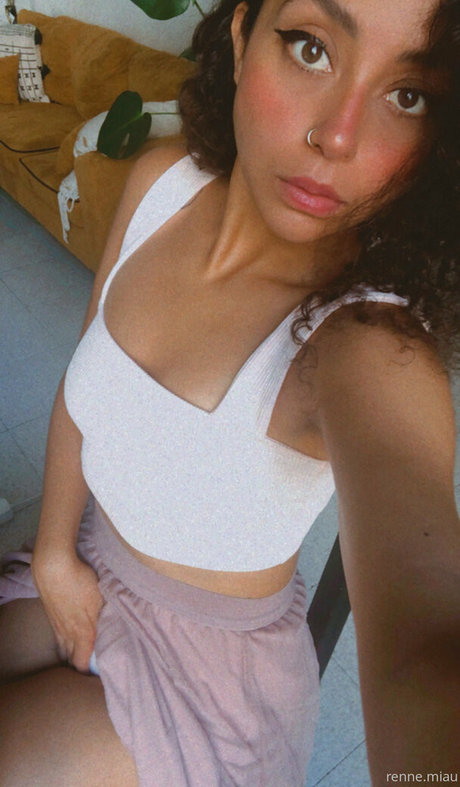 Alasti lekkinud OnlyFans-i pilt Rennemiau