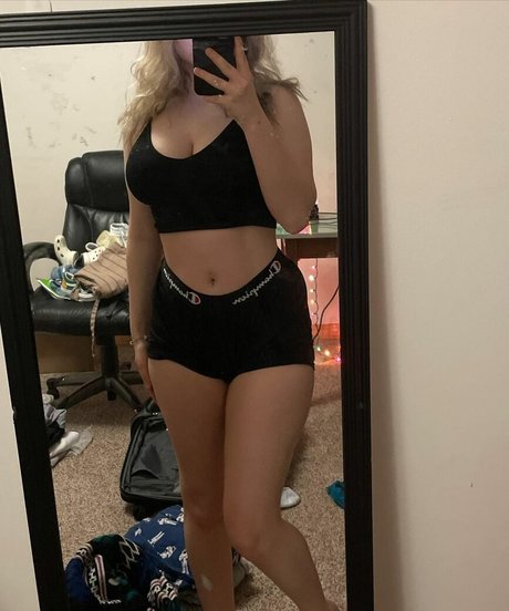 Nahá fotka uniklých OnlyFans od Xfume
