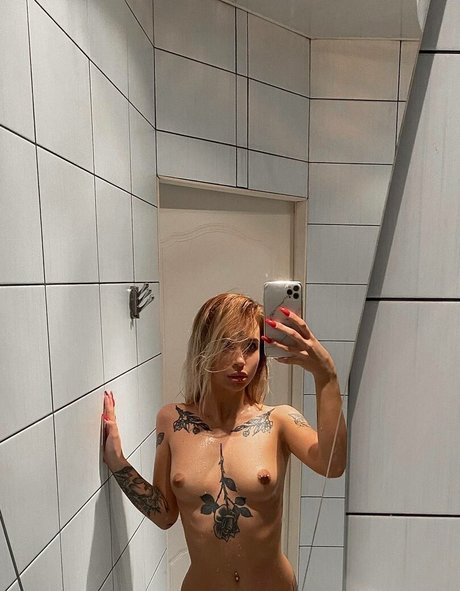 Alaston vuotanut OnlyFans-kuva Kristina Volkova