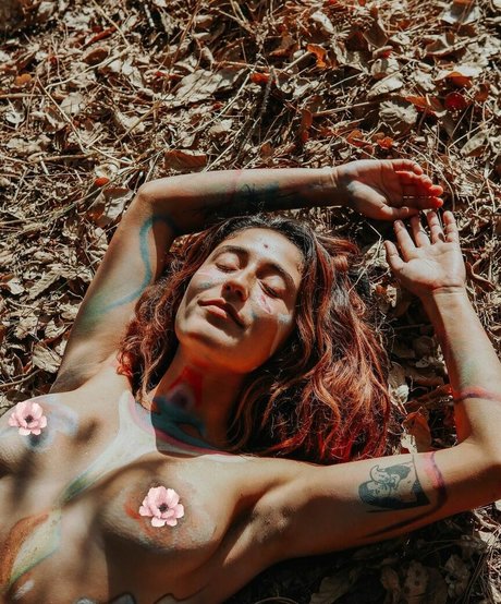 Naken lekkede OnlyFans-bilde av Noa Fisher