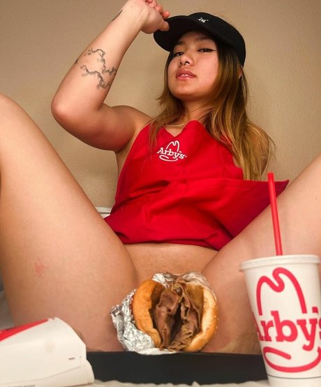 Naken lekkede OnlyFans-bilde av Aznbbyegg