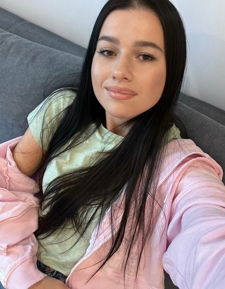 Naken läckt OnlyFans-bild av Emiliaaa
