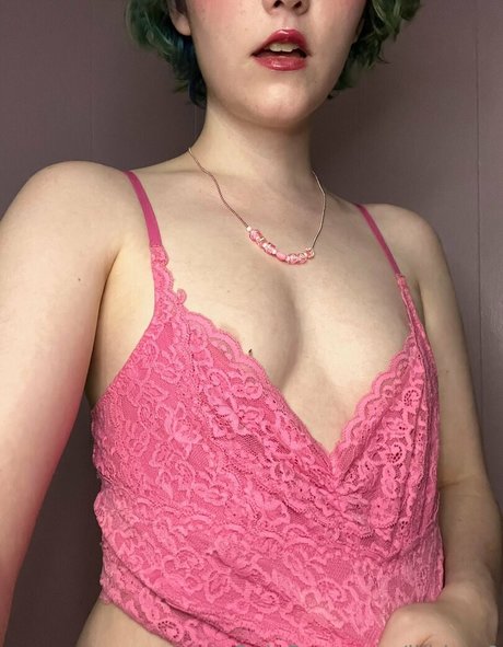 Foto di nudo di fuga di OnlyFans di Lilbbg0