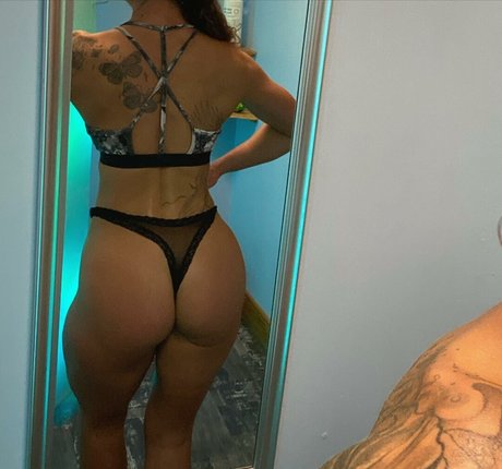 Naken lekkede OnlyFans-bilde av Messydora