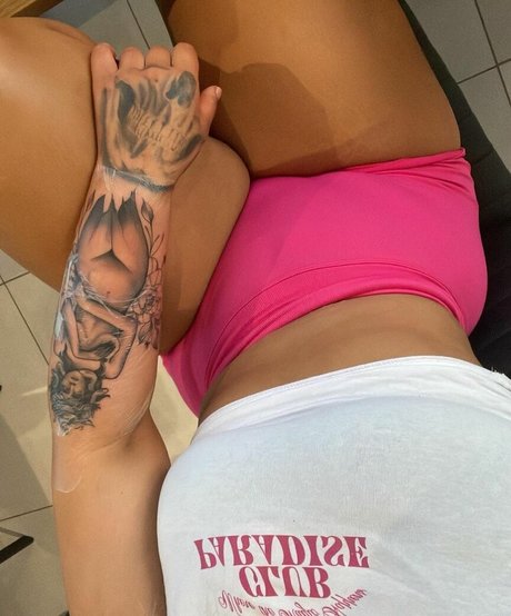 Foto di nudo di fuga di OnlyFans di Whetuk