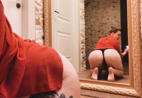 Naakte gelekte OnlyFans-foto van Roeschach