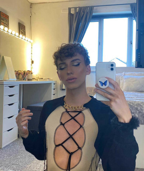 Naken läckt OnlyFans-bild av Mercedes Folkes