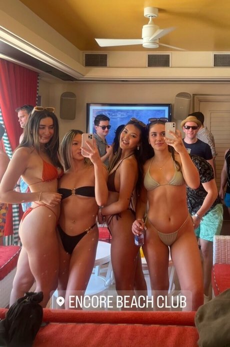 Nahá fotka uniklých OnlyFans od Otilia Danalache