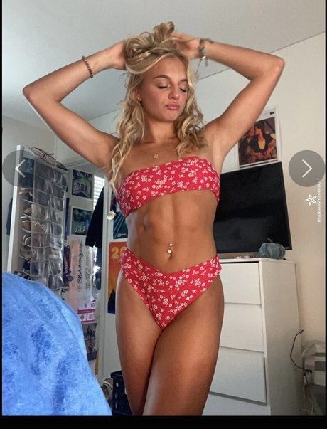Naken lekkede OnlyFans-bilde av Brandarmy