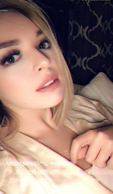 Adrianna Gavazzi OnlyFans 유출 누드 사진