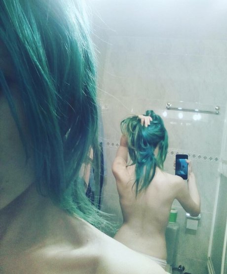 Foto di nudo di fuga di OnlyFans di Elyshuri