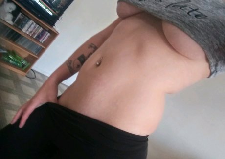 Redravefree  nude leaked OnlyFans photo