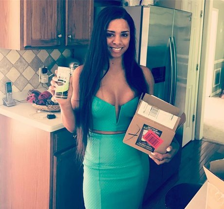 Nacktes geleaktes OnlyFans-Foto von Renee Michelle