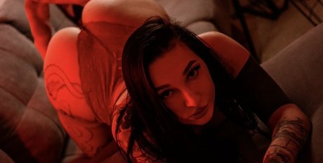 Naken lekkede OnlyFans-bilde av Mia Sayuri