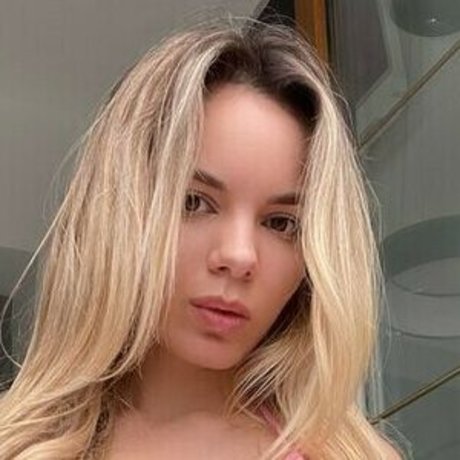Nahá fotka uniklých OnlyFans od Baby Nadin